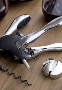 close up pic of a level corkscrew showing the worm mechanism